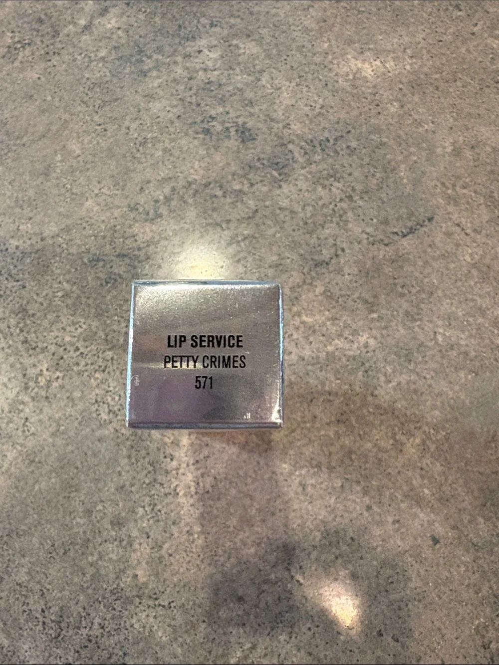Il Makiage Lip Glaze Petty Crimes 571